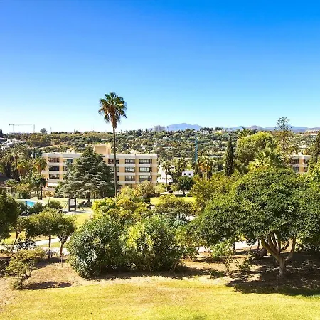 Aloha Tower's Near Puerto Banus Apartment Marbella
